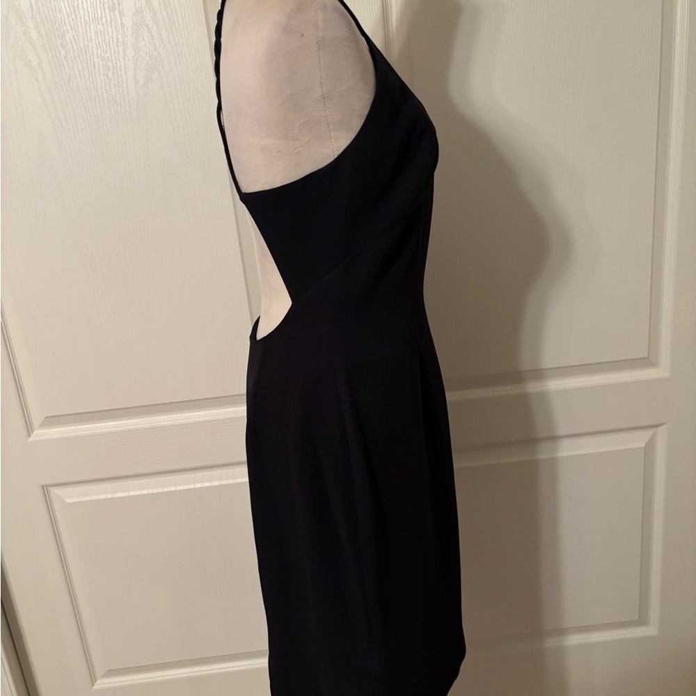 Elegant Black Backless Dress - Picture 6 of 9